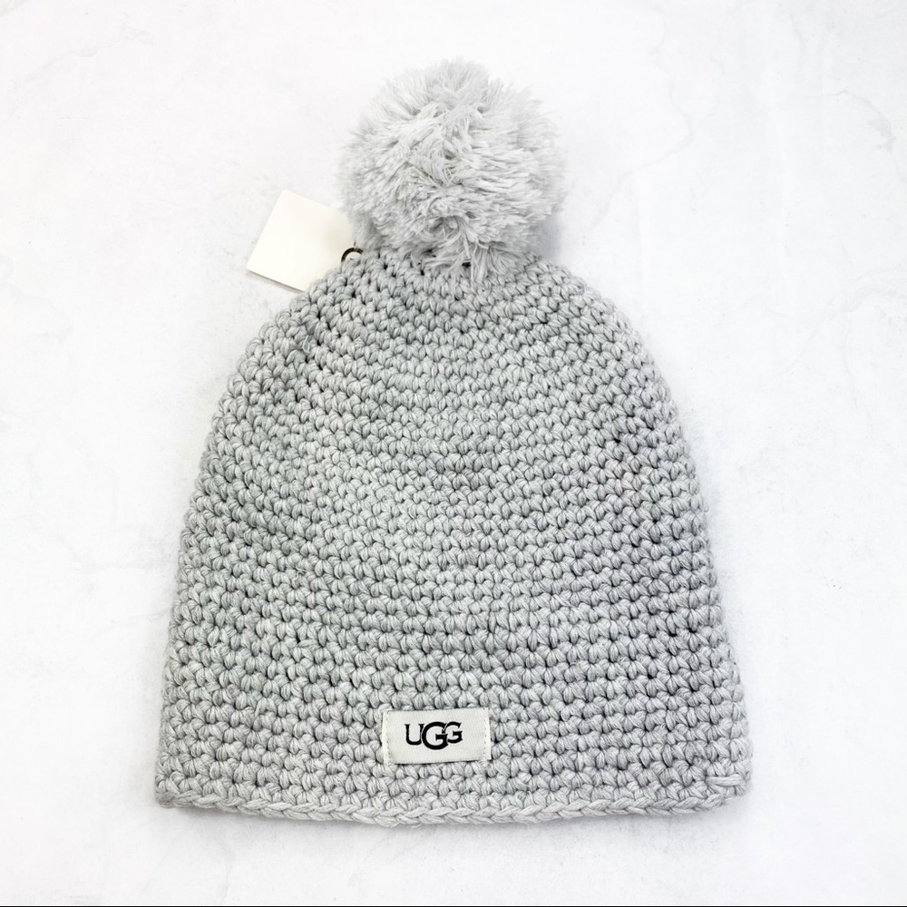 [UGG] Basic Gray Cable Knit Logo Beanie Hat